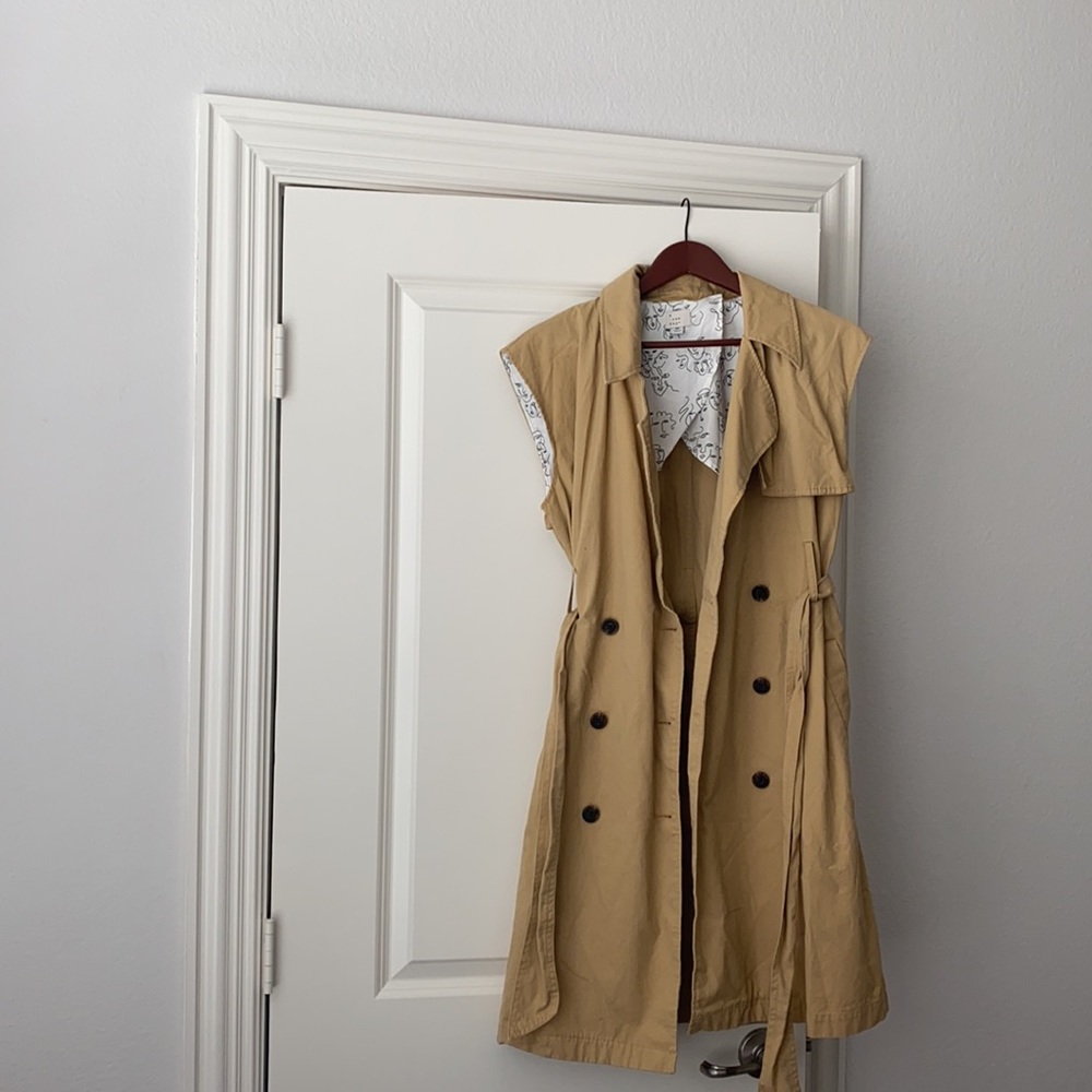 A new day sleeveless jacket